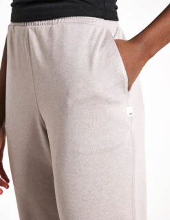 Vuori Boyfriend Jogger - Soft Pewter Heather -The Sports Edit Vuori Boyfriend Jogger VW457 HEW Soft Pewter Heather 0027