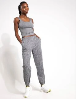 Vuori Boyfriend Jogger - Heather Grey -The Sports Edit Vuori Boyfriend Jogger VW457 HTG Heather Grey 0002