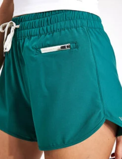 Vuori Clementine 4" Short 2.0 - Ivy 8 Vuori Clementine 4" Short 2.0 - Ivy -The Sports Edit Vuori Clementine 4 Short 2 0 VW3004 IVY Ivy 0036