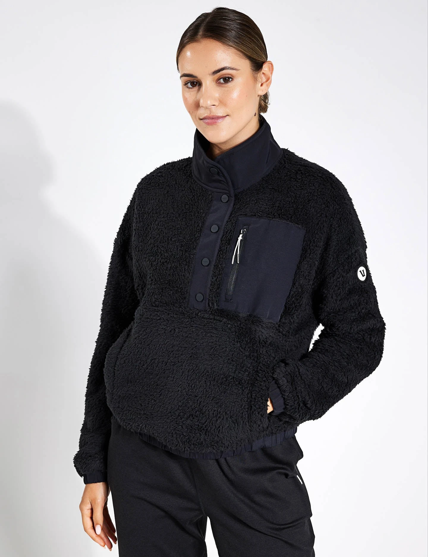 Vuori Cozy Sherpa Popover - Black 3 Vuori Cozy Sherpa Popover - Black