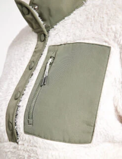 Vuori Cozy Sherpa Popover - Dune -The Sports Edit Vuori Cozy Sherpa Popover VW549 DUN Dune 0030