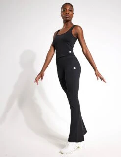 Vuori Halo Essential Tank - Black Heather -The Sports Edit Vuori Halo Essential Tank VW1089 HBK Black Heather 0004