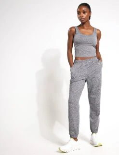 Vuori Halo Essential Tank - Heather Grey -The Sports Edit Vuori Halo Essential Tank VW1089 HTG Heather Grey 0017