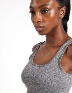 Vuori Halo Essential Tank - Heather Grey -The Sports Edit Vuori Halo Essential Tank VW1089 HTG Heather Grey 0033