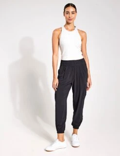 Vuori Villa Cargo Jogger - Black -The Sports Edit Vuori Villa Cargo Jogger VW4056 BLK BLACK 0003