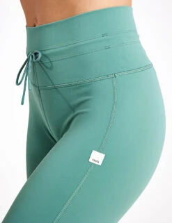 Vuori Daily Legging - Garland -The Sports Edit Vuori Yosemite Bra VW104 GRD Garland 0037