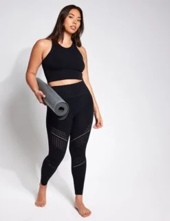 Full Circle Seamless Bra - Black 12 Full Circle Seamless Bra - Black -The Sports Edit YMO Seamless Bra BLACK 0023
