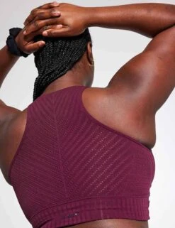 Full Circle Seamless Bra - Fig 12 Full Circle Seamless Bra - Fig -The Sports Edit YMO Seamless Bra FIG 0053