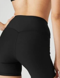 5" Airlift Energy Short - Black 11 5" Airlift Energy Short - Black -The Sports Edit alo yoga 5in airlift energy short black W6364R 6