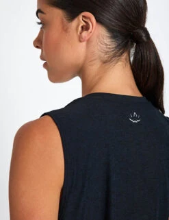 Beyond Yoga Featherweight Minimal Cropped Tank - Darkest Night -The Sports Edit beyond yoga Featherweight Minimal Cropped Tank Darkest Night LWSD4497 DRKNTS 0023