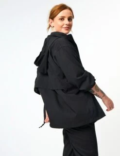 Sideline Full-Zip Windbreaker - Black -The Sports Edit girlfriend collective sideline full zip windbreaker black 6007 3