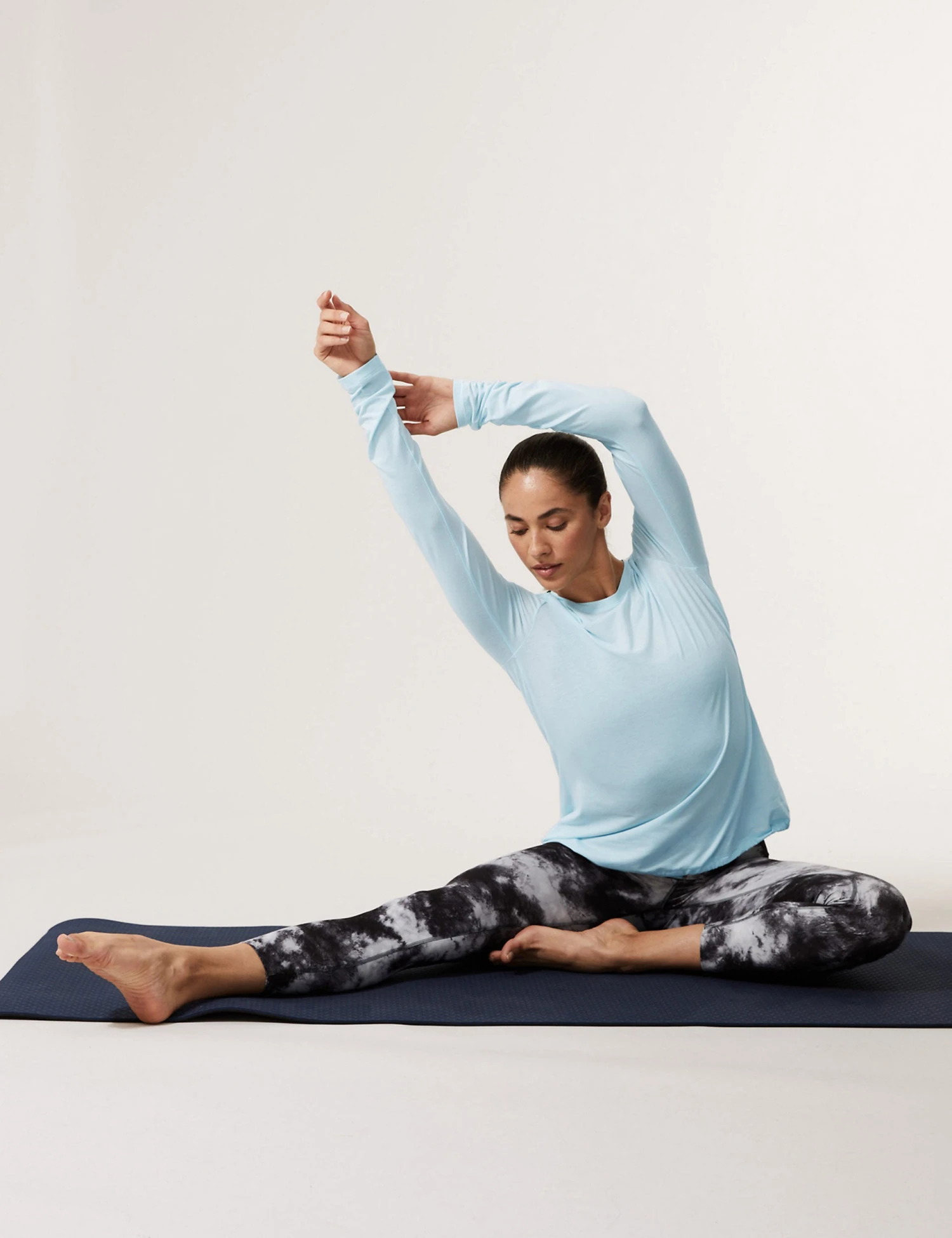 Tie Back Long Sleeve Yoga Top - Powder Blue 6 Tie Back Long Sleeve Yoga Top - Powder Blue - Image 4