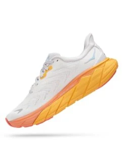 Hoka Arahi 6 - Nimbus Cloud/Blanc De Blanc -The Sports Edit hoka arahi 6 shoes nimbus cloud blanc de blanc 1123195 NCBDB 5