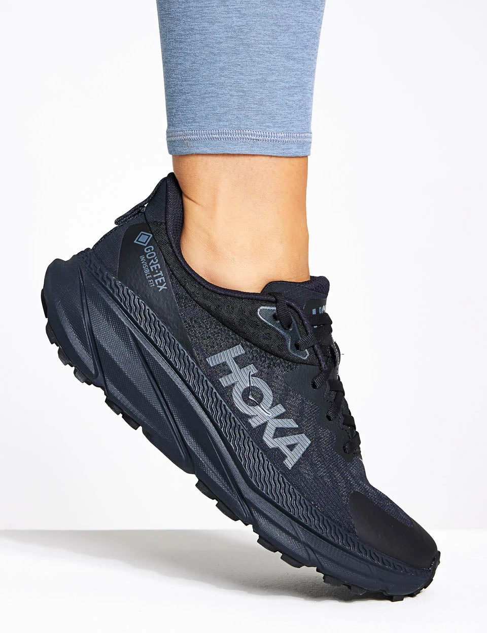Hoka Challenger 7 Gore-Tex - Black 4 Hoka Challenger 7 Gore-Tex - Black - Image 2