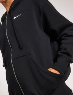 Nike Sportswear Phoenix Fleece Oversized Hoodie - Black/Sail 11 Nike Sportswear Phoenix Fleece Oversized Hoodie - Black/Sail -The Sports Edit nike Sportswear Phoenix Fleece Oversized Hoodie Black Sail DQ5758 010 S Black Sail 0028
