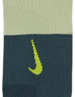 Nike Everyday Plus Lightweight Socks (3 Pairs) - Blue/Multi-Colour -The Sports Edit nike everyday plus lightweight socks 3 pairs blue multi cv2964 923 4