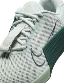 Nike Metcon 9 Shoes - Light Silver/Vintage Green/Jade Horizon -The Sports Edit nike metcon 9 shoes silver green jade dz2537 005 7