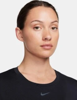 Nike One Classic Dri-FIT Short-Sleeve Top - Black 10 Nike One Classic Dri-FIT Short-Sleeve Top - Black -The Sports Edit nike one classic dri fit short sleeve top black fn2798 010 6