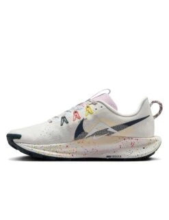 Nike Pegasus Trail 5 Shoes - Summit White/Armory Navy/Football Grey -The Sports Edit nike pegasus trail 5 shoes white navy grey dv3865 102 7