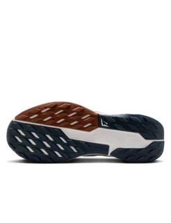 Nike Pegasus Trail 5 Shoes - Summit White/Armory Navy/Football Grey -The Sports Edit nike pegasus trail 5 shoes white navy grey dv3865 102 8