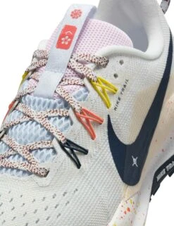 Nike Pegasus Trail 5 Shoes - Summit White/Armory Navy/Football Grey -The Sports Edit nike pegasus trail 5 shoes white navy grey dv3865 102 9