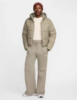 Nike Sportswear Classic Puffer Therma-Fit Hooded Jacket - Light Army/White -The Sports Edit nike sportswear classic puffer therma fit hooded jacket army white fz5899 321 7