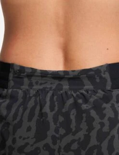 Nike Swift Dri-FIT 2-in-1 Printed Running Shorts - Black/Reflective Silver -The Sports Edit nike swift dri fit 2 in 1 printed running shorts black silver ib5847 010 4