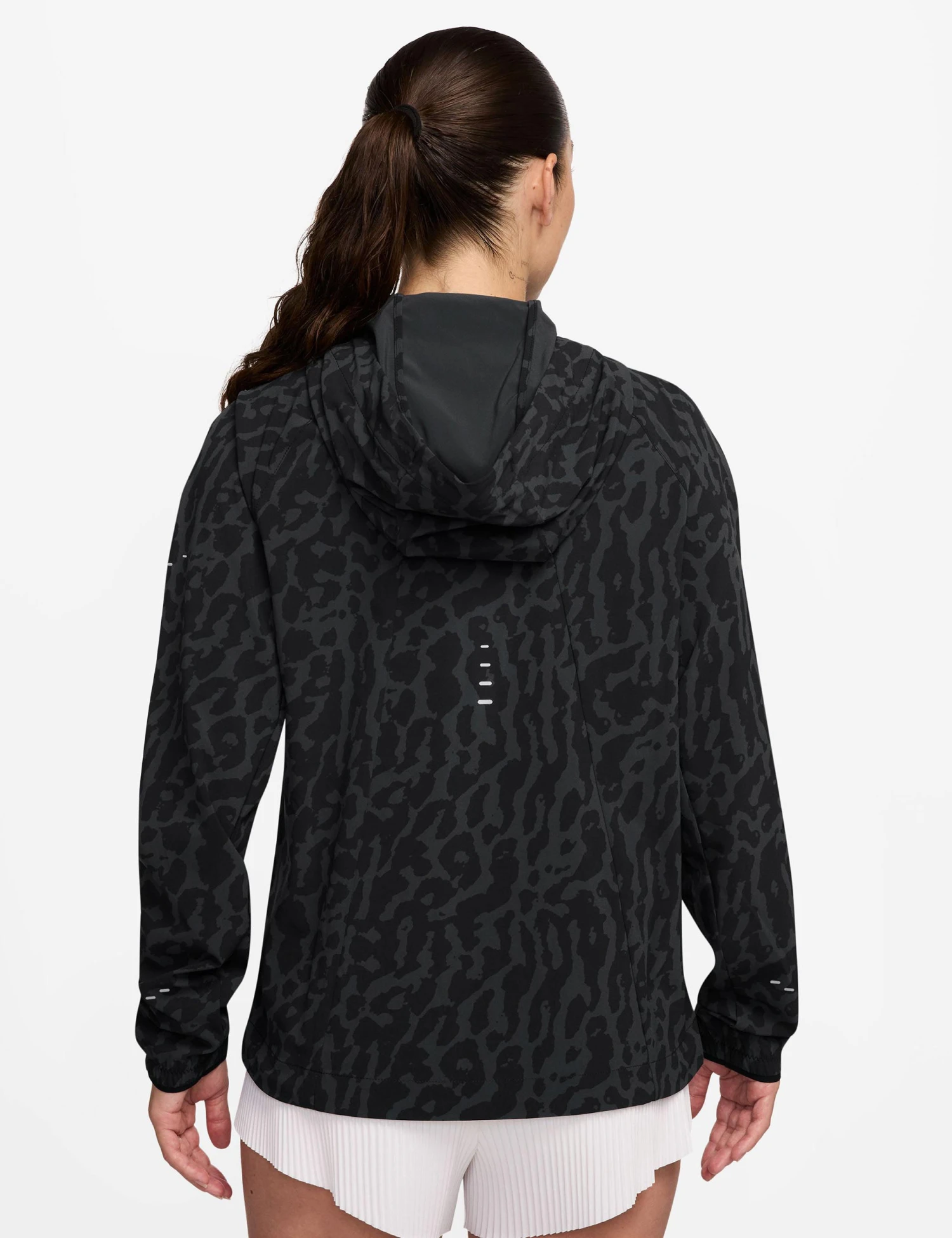 Nike Swift Dri-FIT Running Jacket - Black/Anthracite/Reflective Silver 4 Nike Swift Dri-FIT Running Jacket - Black/Anthracite/Reflective Silver - Image 2