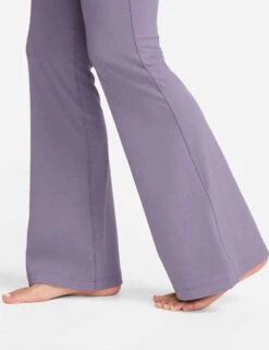 Nike Zenvy High Waisted Flared Leggings - Daybreak/Black 12 Nike Zenvy High Waisted Flared Leggings - Daybreak/Black -The Sports Edit nike zenvy high waisted flared leggings daybreak black fv7921 509 5