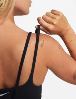 Nike Zenvy Strappy Sports Bra - Black/Sail -The Sports Edit nike zenvy strappy sports bra black sail do6608 010 6