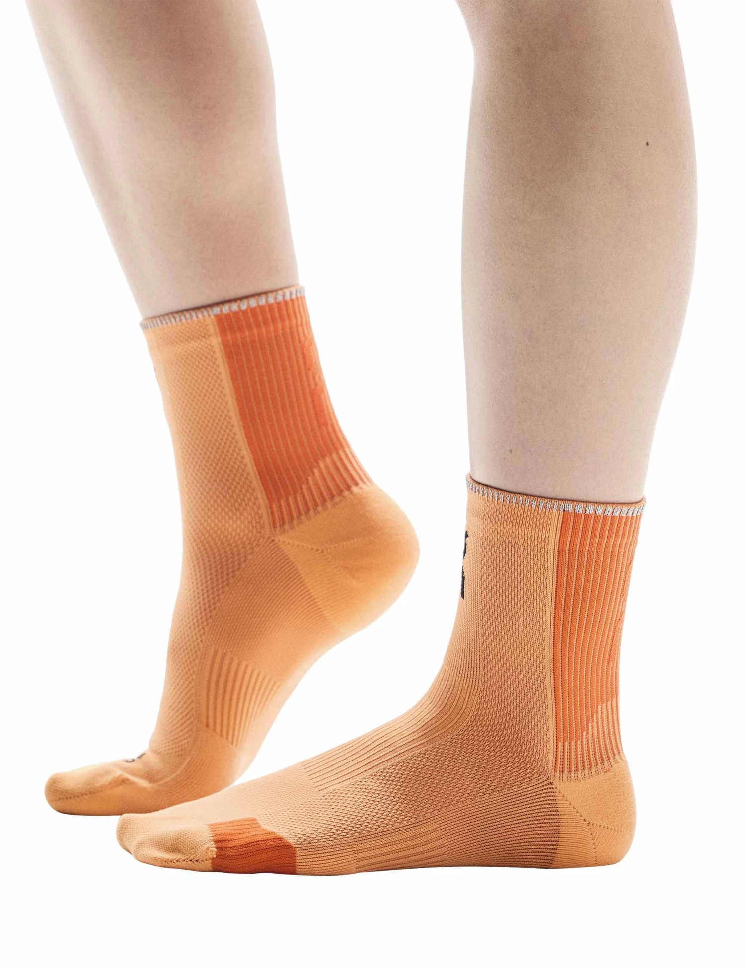 On Running Performance Run Sock Mid - Tangerine/Flame 4 On Running Performance Run Sock Mid - Tangerine/Flame - Image 2