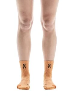 On Running Performance Run Sock Mid - Tangerine/Flame 8 On Running Performance Run Sock Mid - Tangerine/Flame -The Sports Edit on running shoes womens performance run sock mid tangerine flame 2uf10053050 3