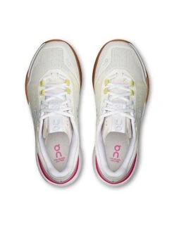 On Running The Roger Advantage Pro - Ivory/Pink -The Sports Edit on running shoes womens the roger advantage pro ivory pink 3wf10182923 2