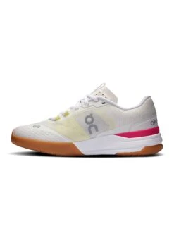 On Running The Roger Advantage Pro - Ivory/Pink -The Sports Edit on running shoes womens the roger advantage pro ivory pink 3wf10182923 4