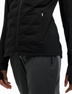 On Running Climate Jacket - Black 15 On Running Climate Jacket - Black -The Sports Edit on running w climate jacket black 264 00708 6