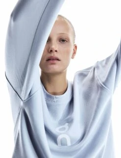 On Running Club Crew - Arctic -The Sports Edit on running w club crew arctic 1we10472962 3