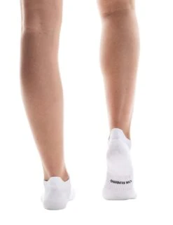 On Running Core Run Sock Low 2P - White -The Sports Edit on running w core run sock low 2p white 2uf10080069 2