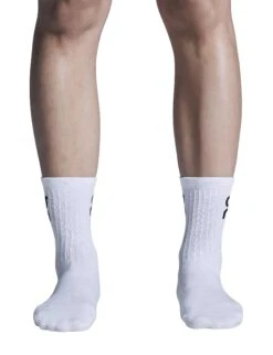 On Running Logo Sock High 3P - White -The Sports Edit on running w logo sock high 3p white 2uf10310069 4