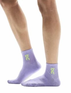 On Running Logo Sock Mid 3P - Orchid/Comet 8 On Running Logo Sock Mid 3P - Orchid/Comet -The Sports Edit on running w logo sock mid 3p orchid comet 2uf10523891 3