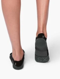 On Running Low Sock - Black/Shadow -The Sports Edit on running w low sock black shadow 6