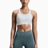 On Running Performance Flex Bra - White -The Sports Edit on running w performance flex bra white 1we10400069 1