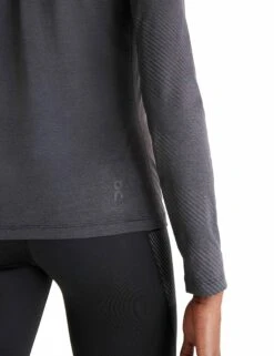 On Running Performance Long-T Lumos - Black/Iron -The Sports Edit on running w performance long t lumos black iron 1WD30061242 3