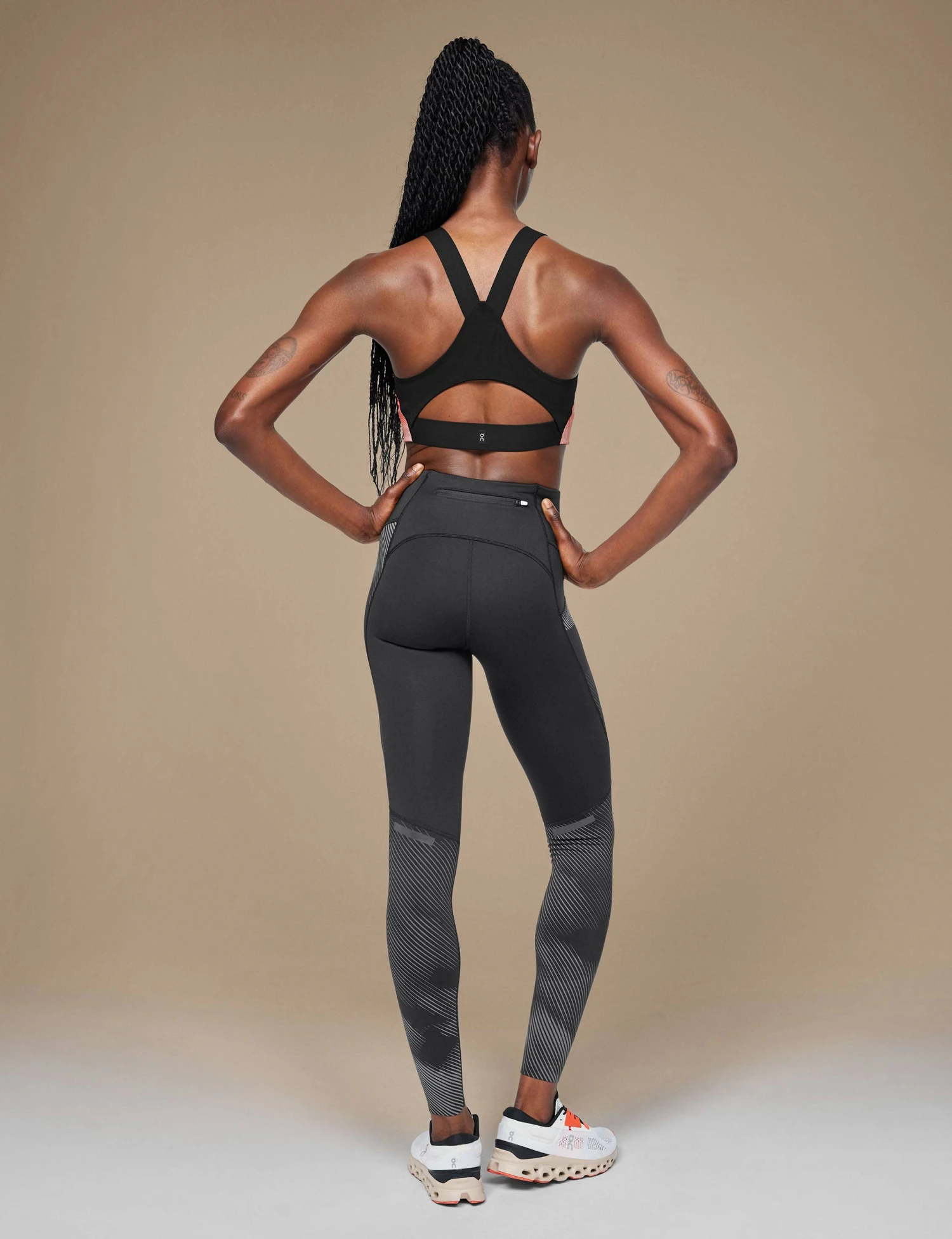 On Running Performance Winter Tights Lumos - Black 6 On Running Performance Winter Tights Lumos - Black - Image 4