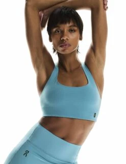 On Running Studio Bra - Niagara -The Sports Edit on running w studio bra niagara 1wf12383543 6