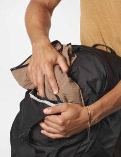 Salomon Trailblazer 30 - Black/Alloy -The Sports Edit salomon trailblazer 30 black alloy lc2183200 5