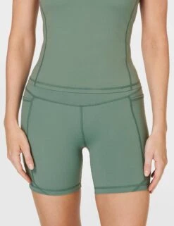 Sweaty Betty Power Aerial Mesh 6" Gym Short - Cool Forest Green 9 Sweaty Betty Power Aerial Mesh 6" Gym Short - Cool Forest Green -The Sports Edit sweaty betty aerial 6 workout short cool forest green sb9550 1
