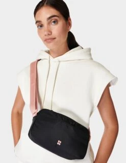 Sweaty Betty All Day Crossbody - Black 11 Sweaty Betty All Day Crossbody - Black -The Sports Edit sweaty betty all day crossbody black sb8977 2