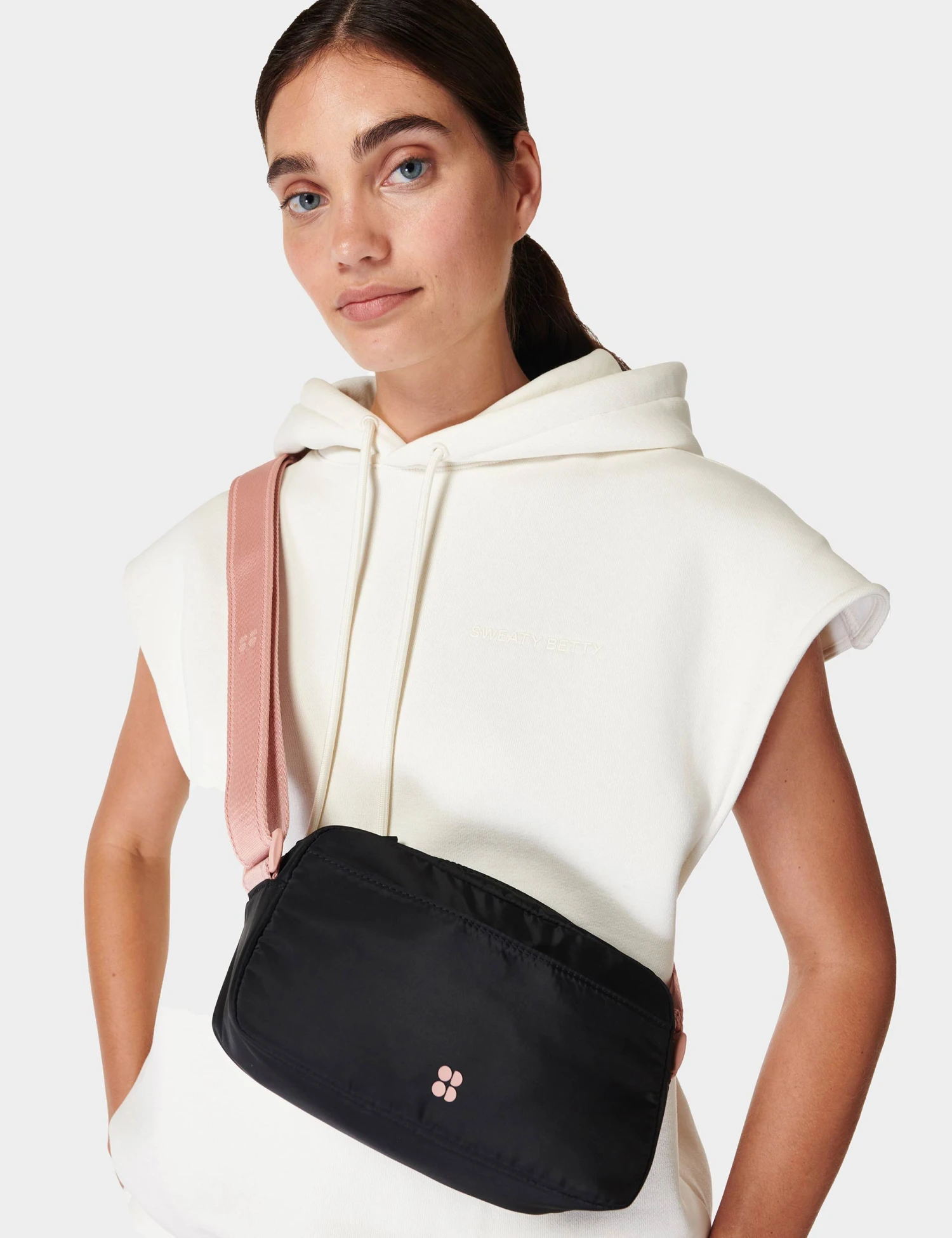 Sweaty Betty All Day Crossbody - Black 7 Sweaty Betty All Day Crossbody - Black - Image 5