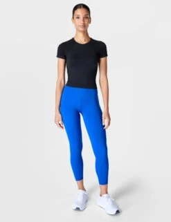Sweaty Betty Athlete Crop Seamless Gym T-Shirt - Black -The Sports Edit sweaty betty athlete crop seamless gym t shirt black sb8996 4