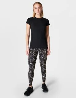 Sweaty Betty Athlete Seamless Gym T-Shirt - Black -The Sports Edit sweaty betty athlete seamless gym t shirt black sb6546 3